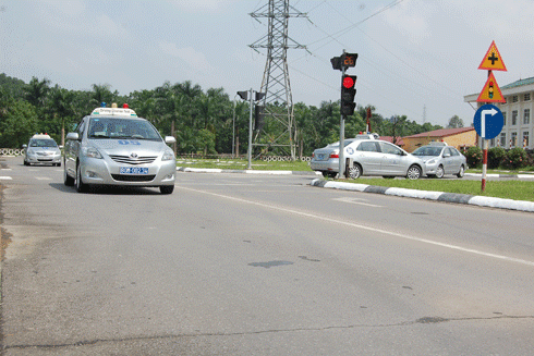 Vượt đèn đỏ khi thi bằng lái xe sẽ bị đa