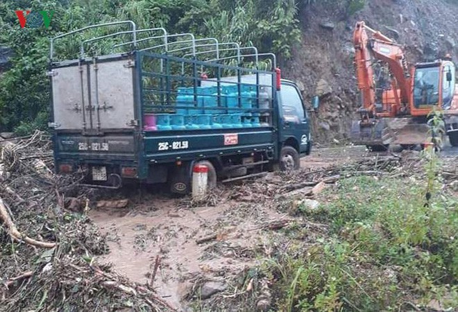 7 Lũ quét và ngập úng ở Lai Châu, giao thông nhiều