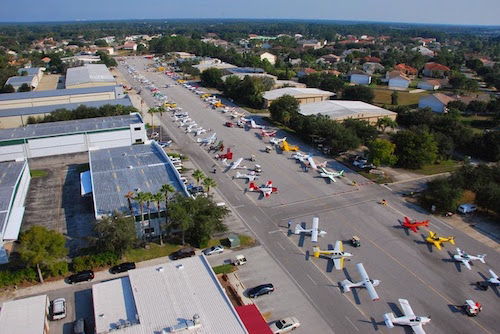 Thị trấn người dân đi máy bay riêng để 