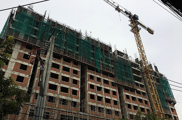 Rơi từ tầng 10 công trình xây dựng, 2 công nhân tử