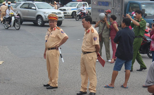 Vợ và mẹ vợ của cán bộ công an tử vong dưới bánh x