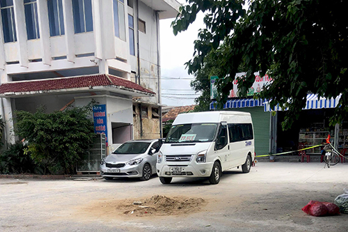 Mâu thuẫn trên xe khách, hành khách đâm ta