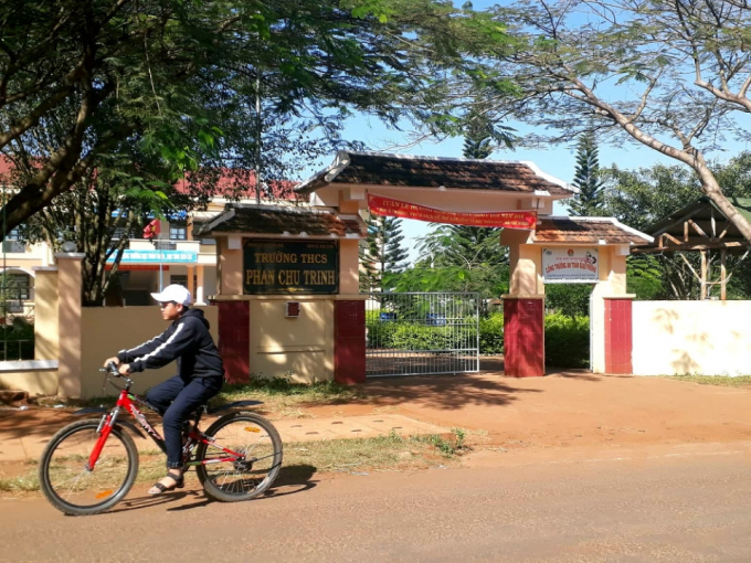 Va chạm với xe 7 chỗ, ba học sinh lớp 8 thương von