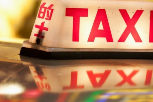 Tài xế nhận trái đắng vì chặt chém 2 cảnh sát đi c