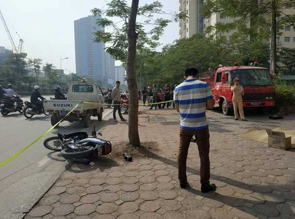 Xe cứu hỏa đâm và kéo lê xe máy, một người tử vong