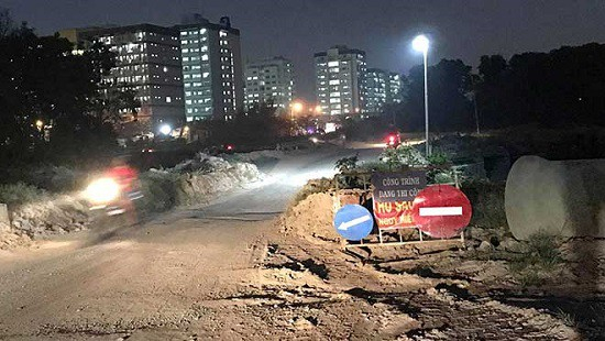 Ngã xe trên đường đang thi công, nam sinh viên thi