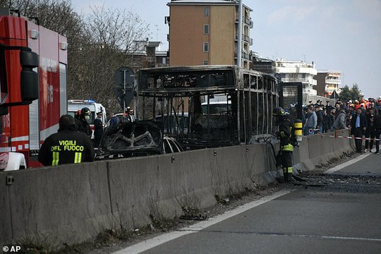 photo-1-1553131170600446129142