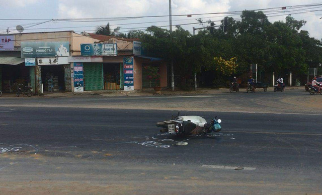 Hai cha con bị xe ben tông chết