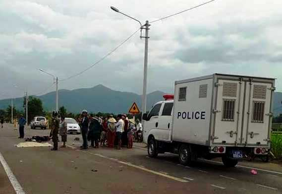 dieu-tra-vu-o-to-bien-xanh-va-cham-xe-dap-dien-khi