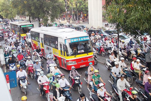 Hà Nội tổ chức lại giao thông tại 5 điểm đen ùn tắ