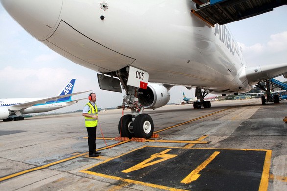 may-bay-lan-qua-vach-15695589671502120351909