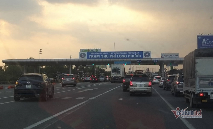 vec-e-khong-xa-tram-dip-tet-muon-ban-ve-thu-cong-k