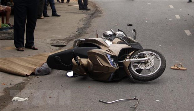 Xe khách lấn làn gây tai nạn làm một người tử vong