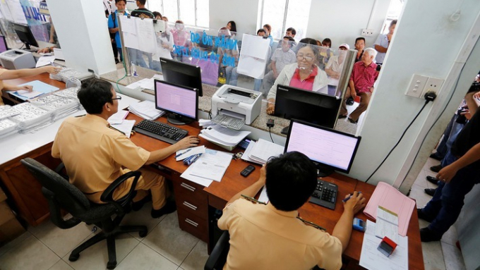 Thu lệ phí trước bạ,nộp tiền phạt giao thông trực 