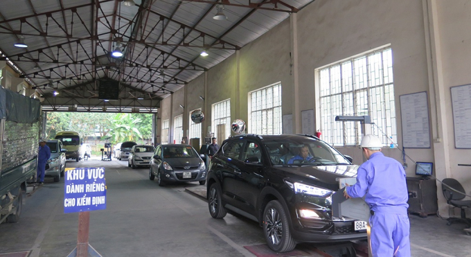 tu-nam-2020-xe-bi-chan-dang-kiem-do-cham-nop-phat-