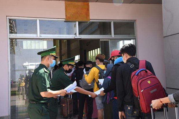 photo-1-15834580774782069803725