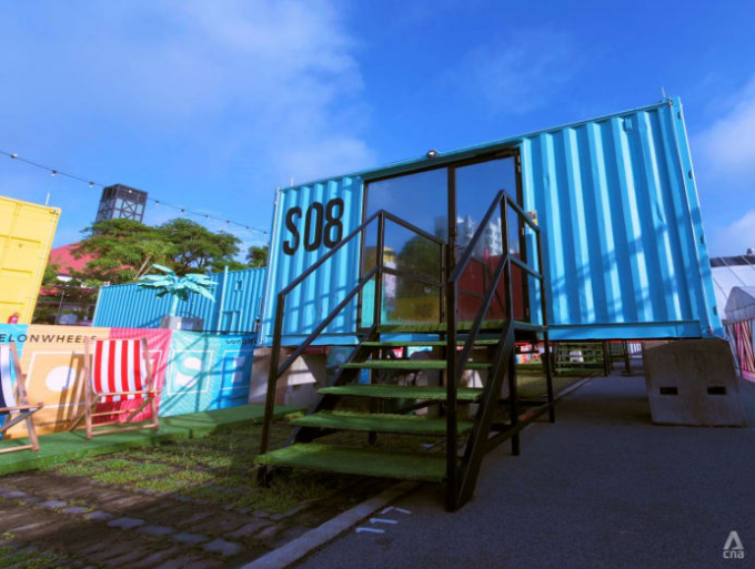 20-footer-container-sg-hotel-on-wheels
