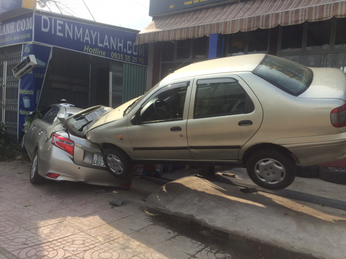 27265359_1715744001780599_1957259722_o