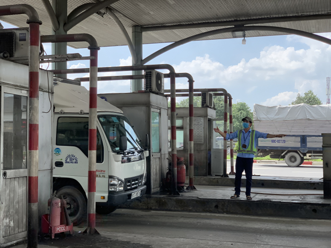 15DF4523-66AF-4A26-9B5E-A2B5BC0E5E91.