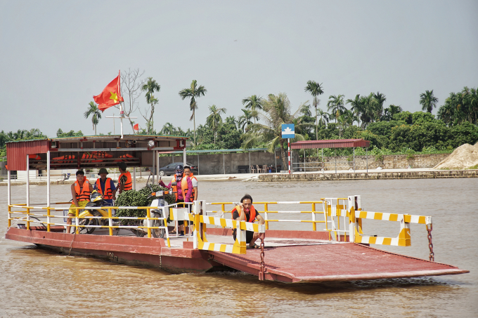 14. Sau khi đoàn công tác rời đi, người dân đã hiể