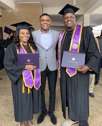 ELaECYsXYAEQ8cF-Copy-2850-1576141006