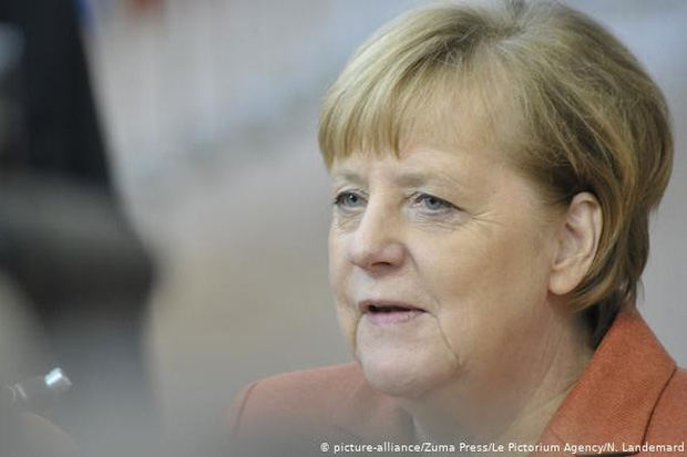 photo-1-15768256903561818354426