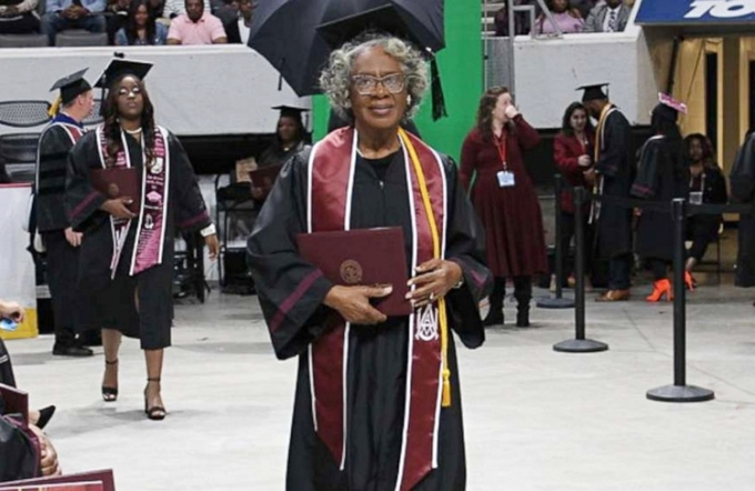 gma-donzella-washington-GradWa-8978-8040-157707150