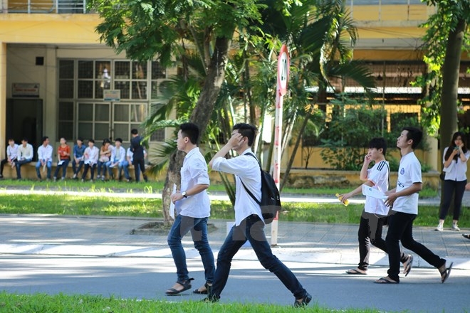 vnp_thi_sinh_du_thi_7