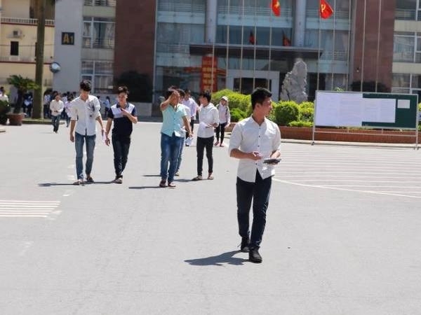 ra_som_dh_cong_nghiep_hn