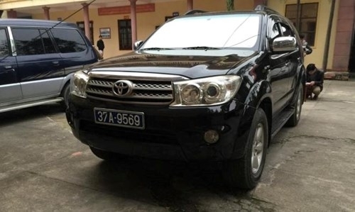 xe-bien-xanh-lam-luat-an-tien-1121