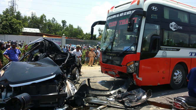 Vụ tai nạn nghiêm trọng khiến 7 người tử nạn - Ảnh: Đoàn Cường