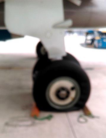 May bay Vietnam Airlines bi cat lop:Giai oan san bay Da Nang