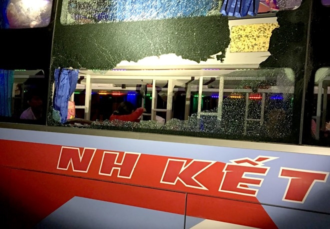 15_Anh_2_Nem_gach_nat_xe_khach