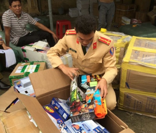 đồ chơi bạo lực