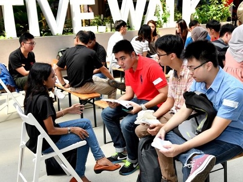 chuong-trinh-huong-nghiep-dot-5660-5951-1493885828