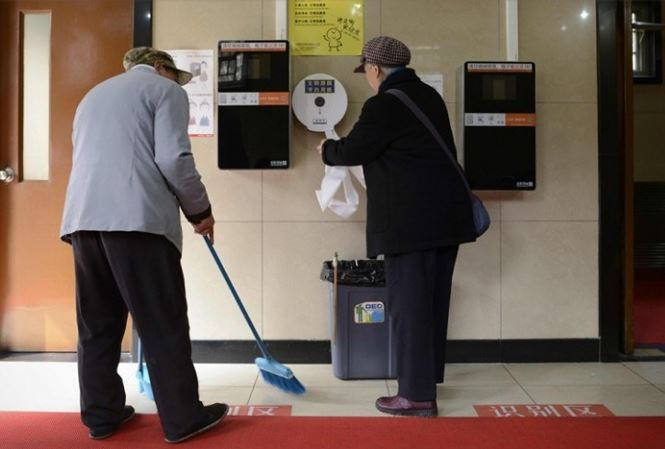 tien_phong_nhavesinh_OAQX