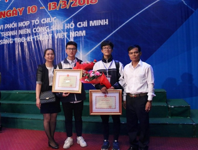 hoc-sinh-nghe-an-bi-tu-choi-cap-visa-sang-my-du-th