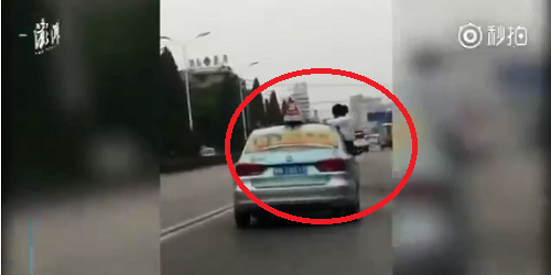 ngoi-hoc-tren-noc-xe-taxo-dspl