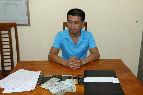 Doi_tuong_Nguyen_Khac_Trinh_cung_tang_vat