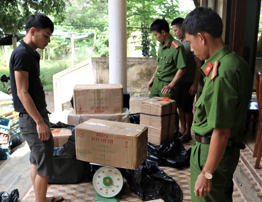 31-8-bat-xe-o-to-tai-van-chuyen-hon-nua-tan-phao-d