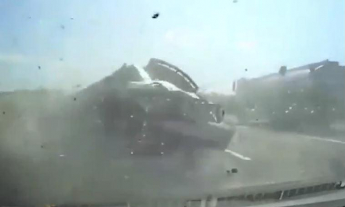 be-trai-song-sot-sau-tai-nan-tham-khoc-2018-09-09-