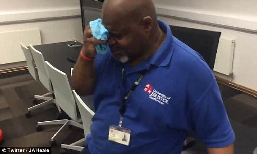 lao-cong-dai-hoc-Anh-1-7825-1537322414