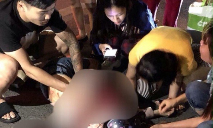 co-gai-nghi-bi-ban-trai-dam-trong-thuong-ngay-tren