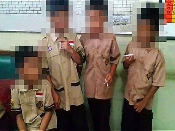 hieu-truong-hoc-sinh-hut-thuoc-2018-11-09-09-59