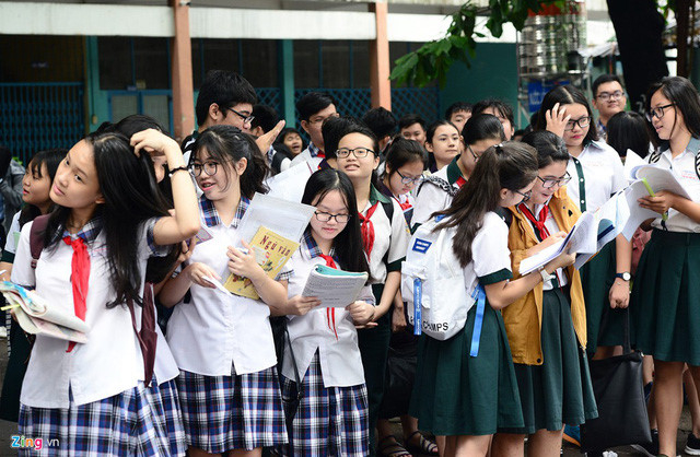 bai on Ảnh kèm bài Thi lớp 10 HN ngày 21