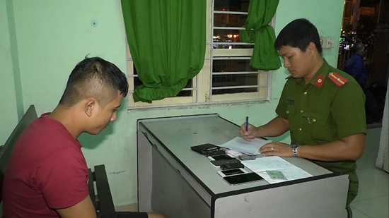 ba-t-do-i-tuo-ng-mua-ba-n-ma-tu-y-tu-vu-ng-ta-u-ra