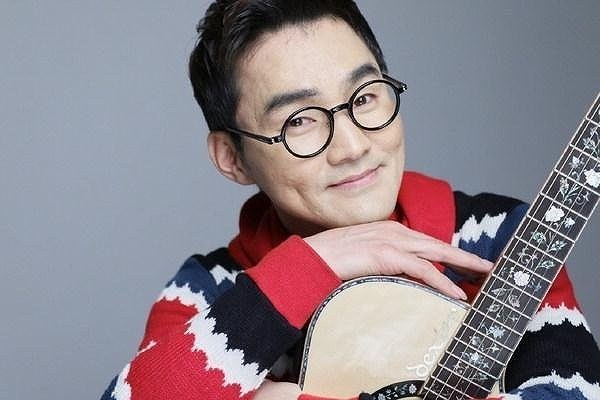 hnagf-loat-sao-kpop-bi-tuoc-bang-dai-hoc