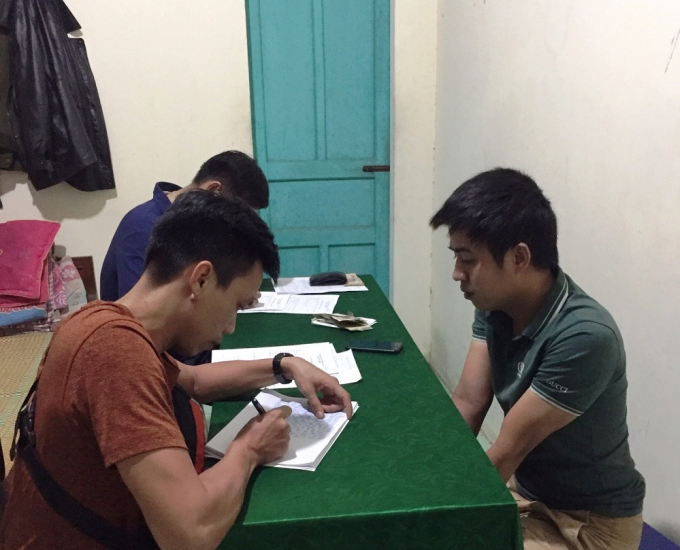 Ten-cuop-tien-27-giay-o-da-Nang-dung-sung-gia-min-