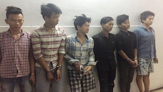 bat-6-doi-chuyen-cuop-giat-xe-may-dien-thoai-di-do