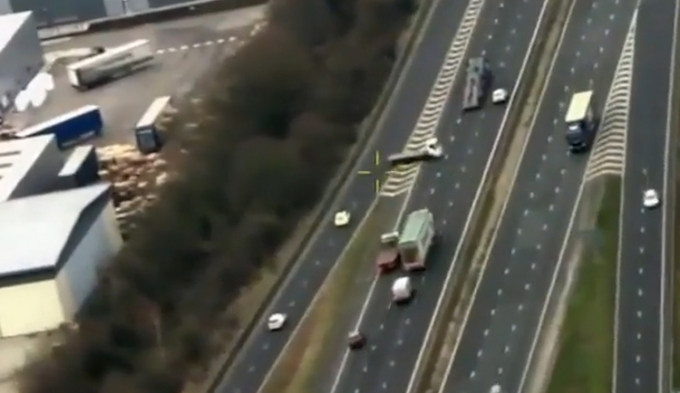 Nguoc-chieu-1-00-00-00-20-Stil-7612-2269-155142181